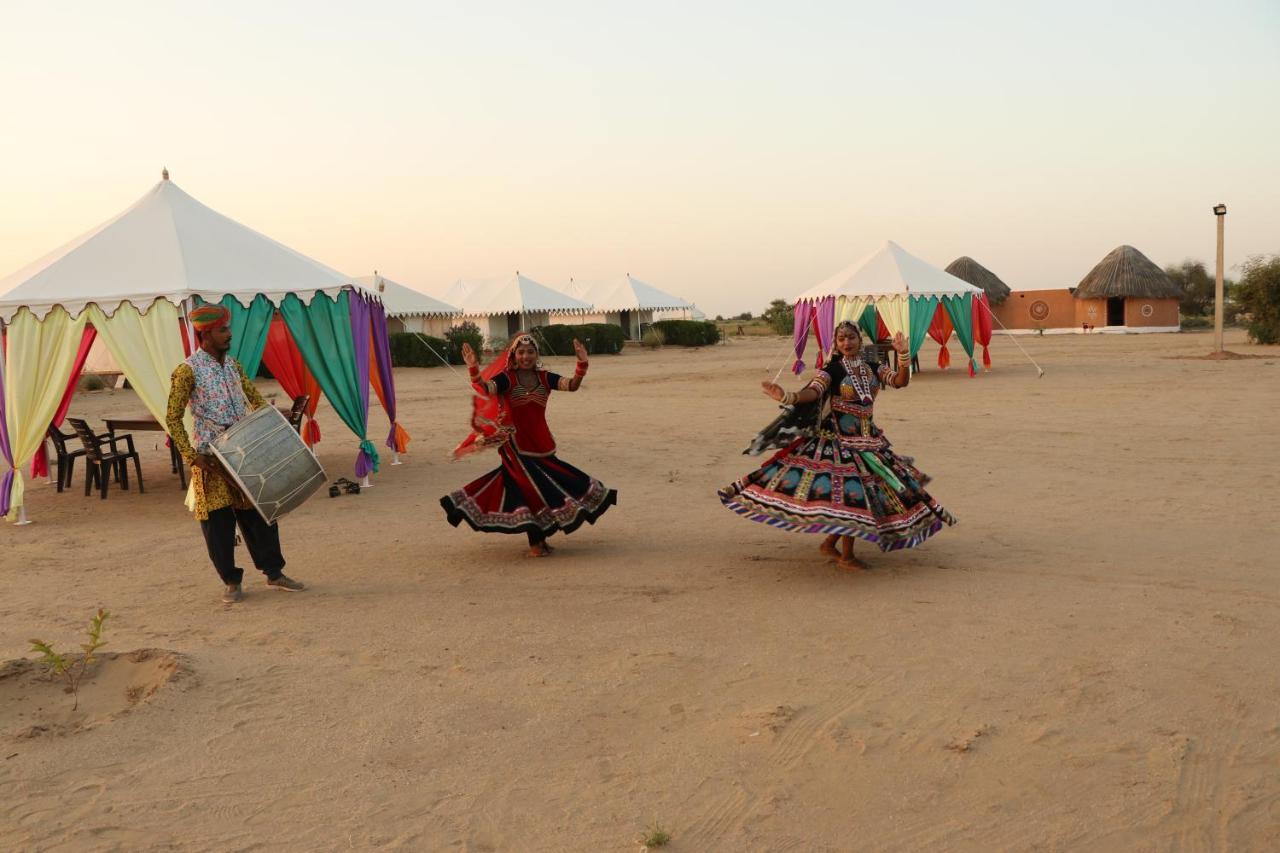 Sunny Desert Camp Kūri エクステリア 写真