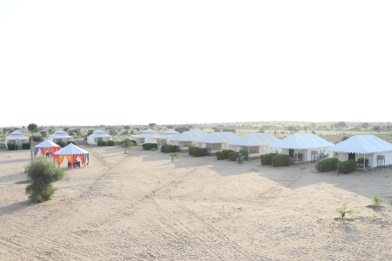 Sunny Desert Camp Kūri エクステリア 写真