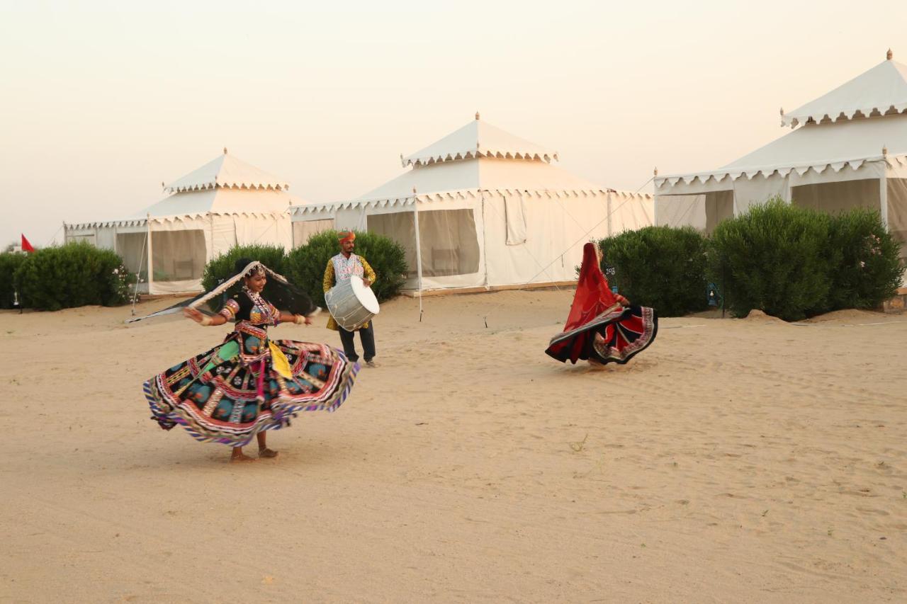 Sunny Desert Camp Kūri エクステリア 写真
