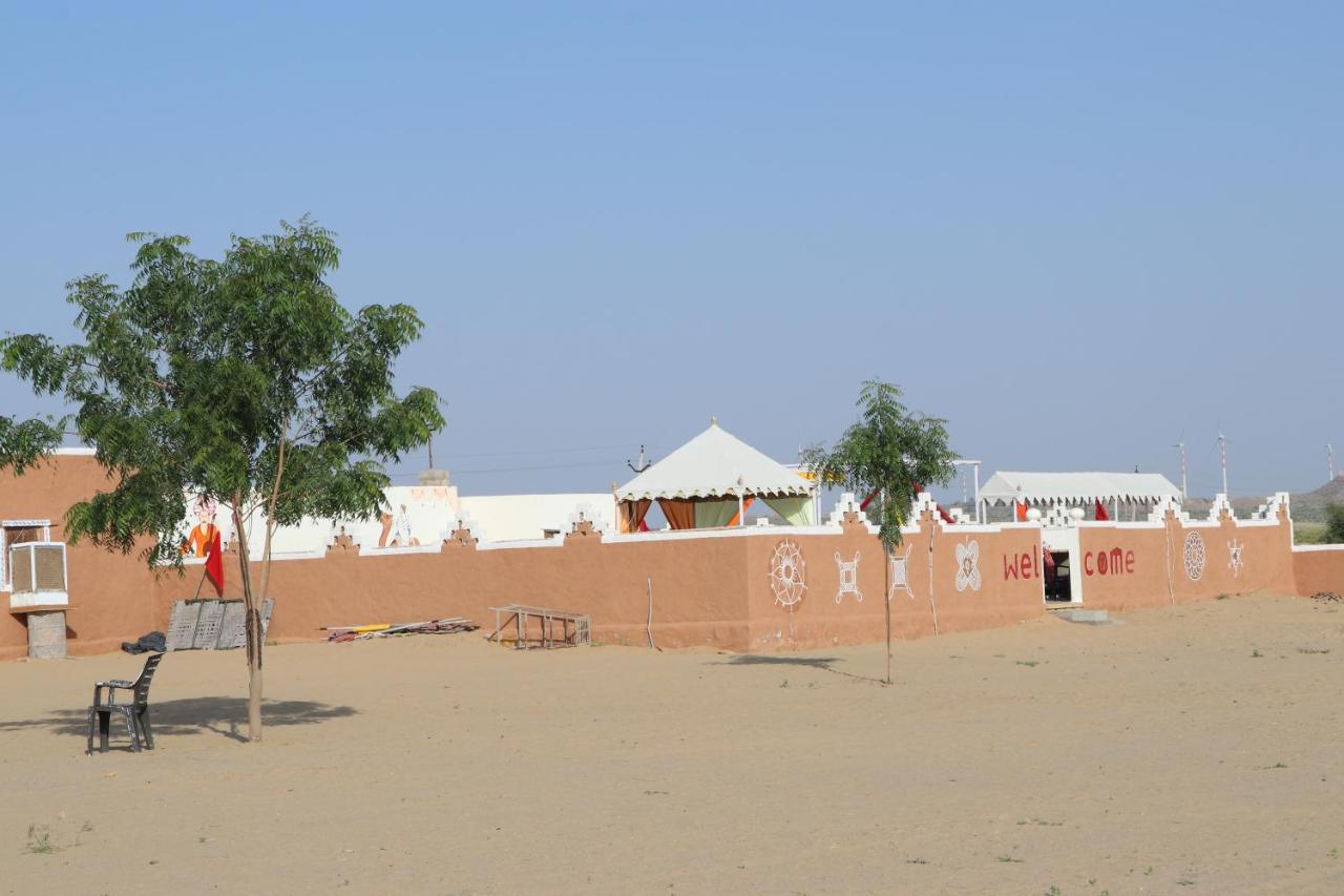 Sunny Desert Camp Kūri エクステリア 写真