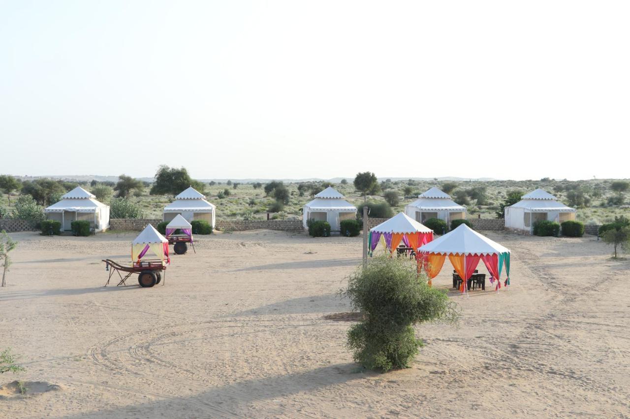 Sunny Desert Camp Kūri エクステリア 写真