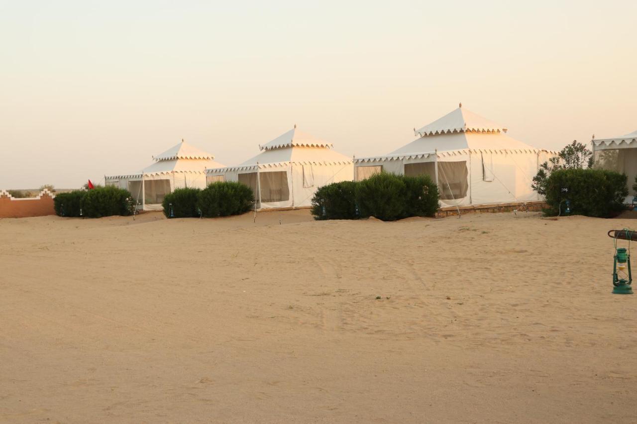 Sunny Desert Camp Kūri エクステリア 写真