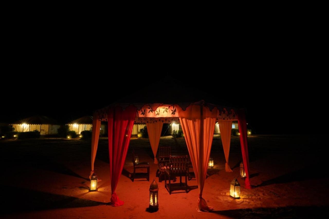 Sunny Desert Camp Kūri エクステリア 写真