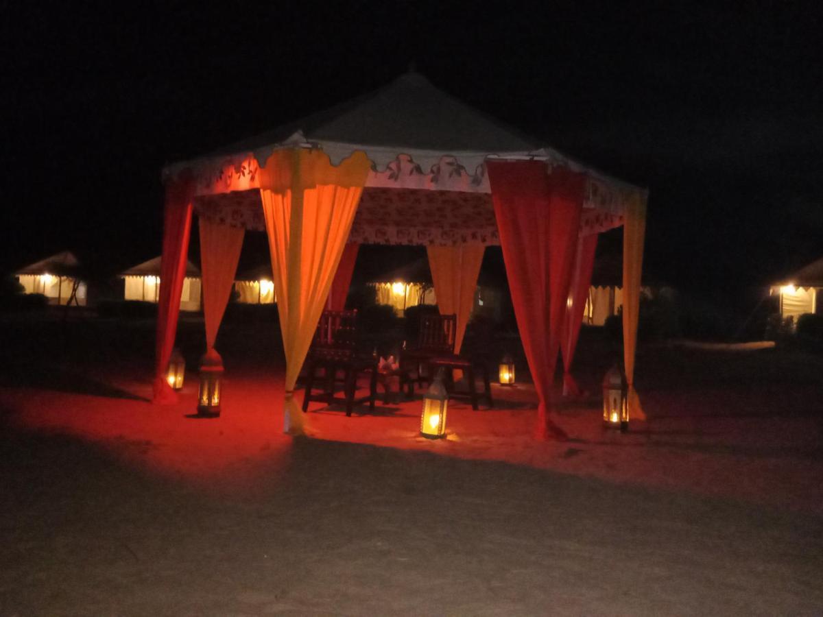Sunny Desert Camp Kūri エクステリア 写真