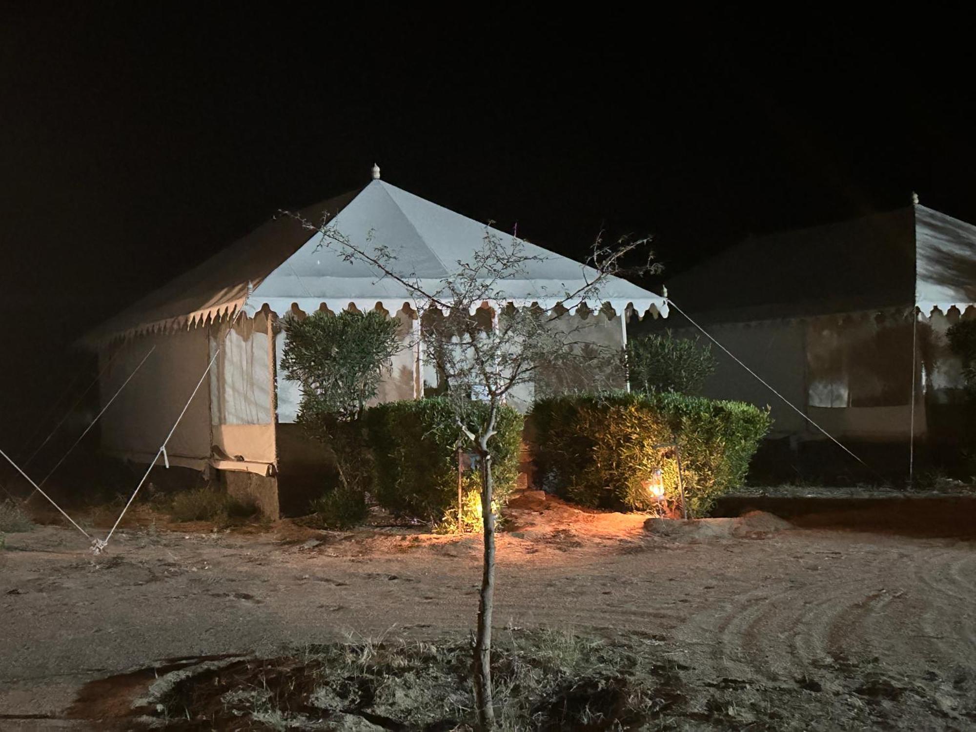 Sunny Desert Camp Kūri エクステリア 写真