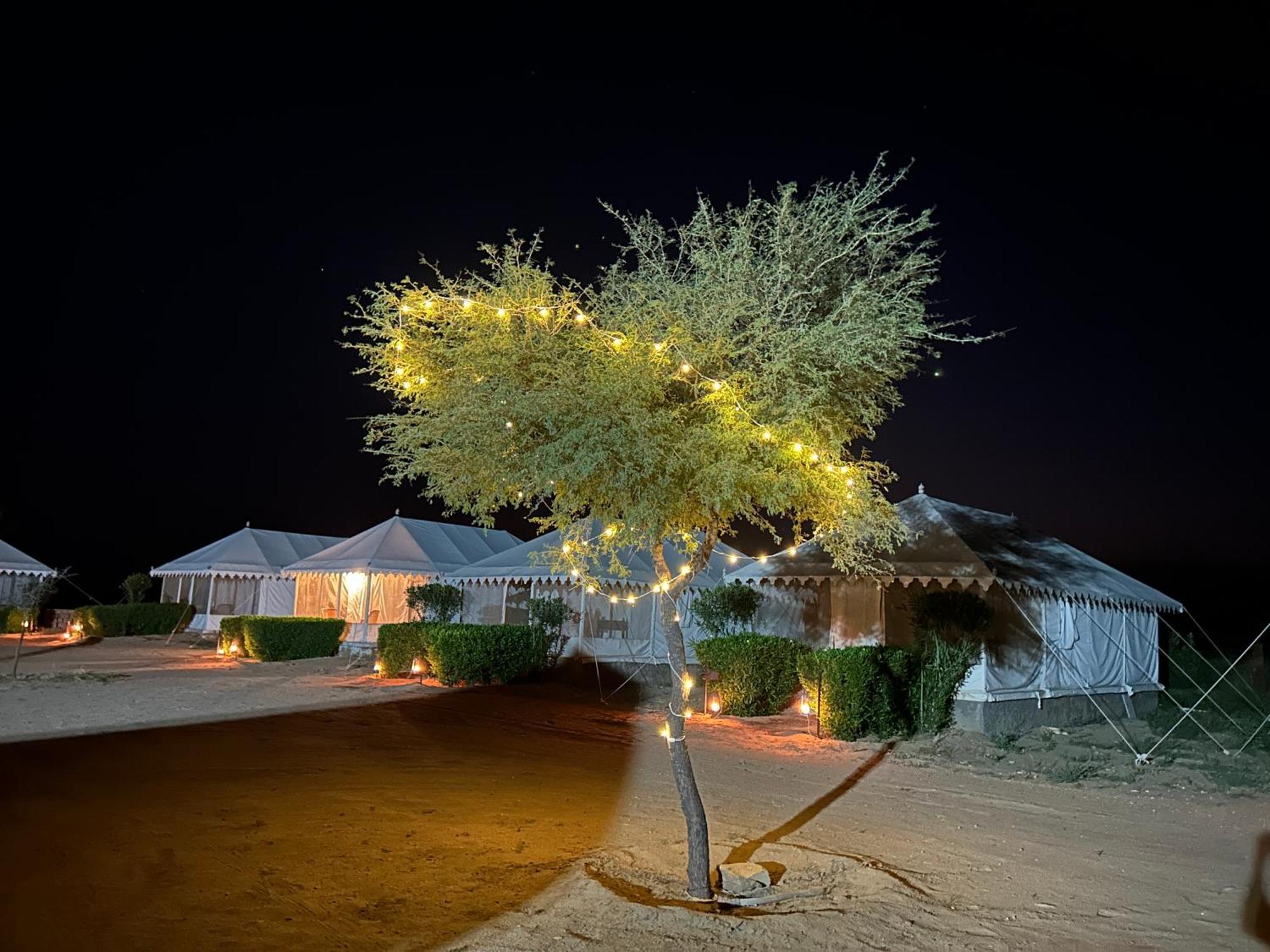 Sunny Desert Camp Kūri エクステリア 写真