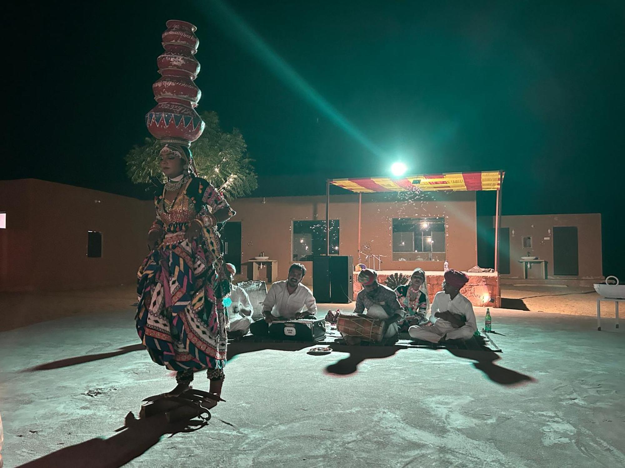 Sunny Desert Camp Kūri エクステリア 写真