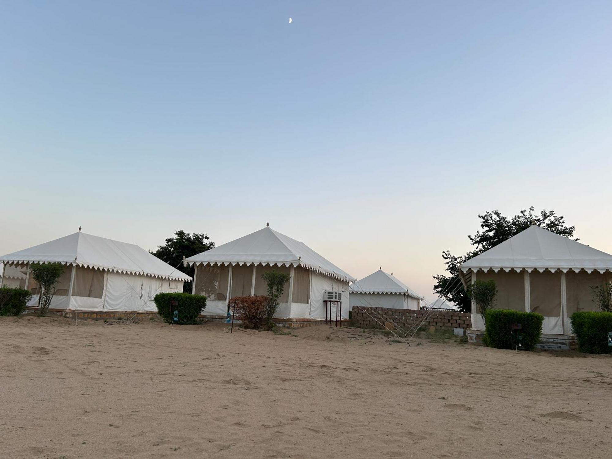 Sunny Desert Camp Kūri エクステリア 写真