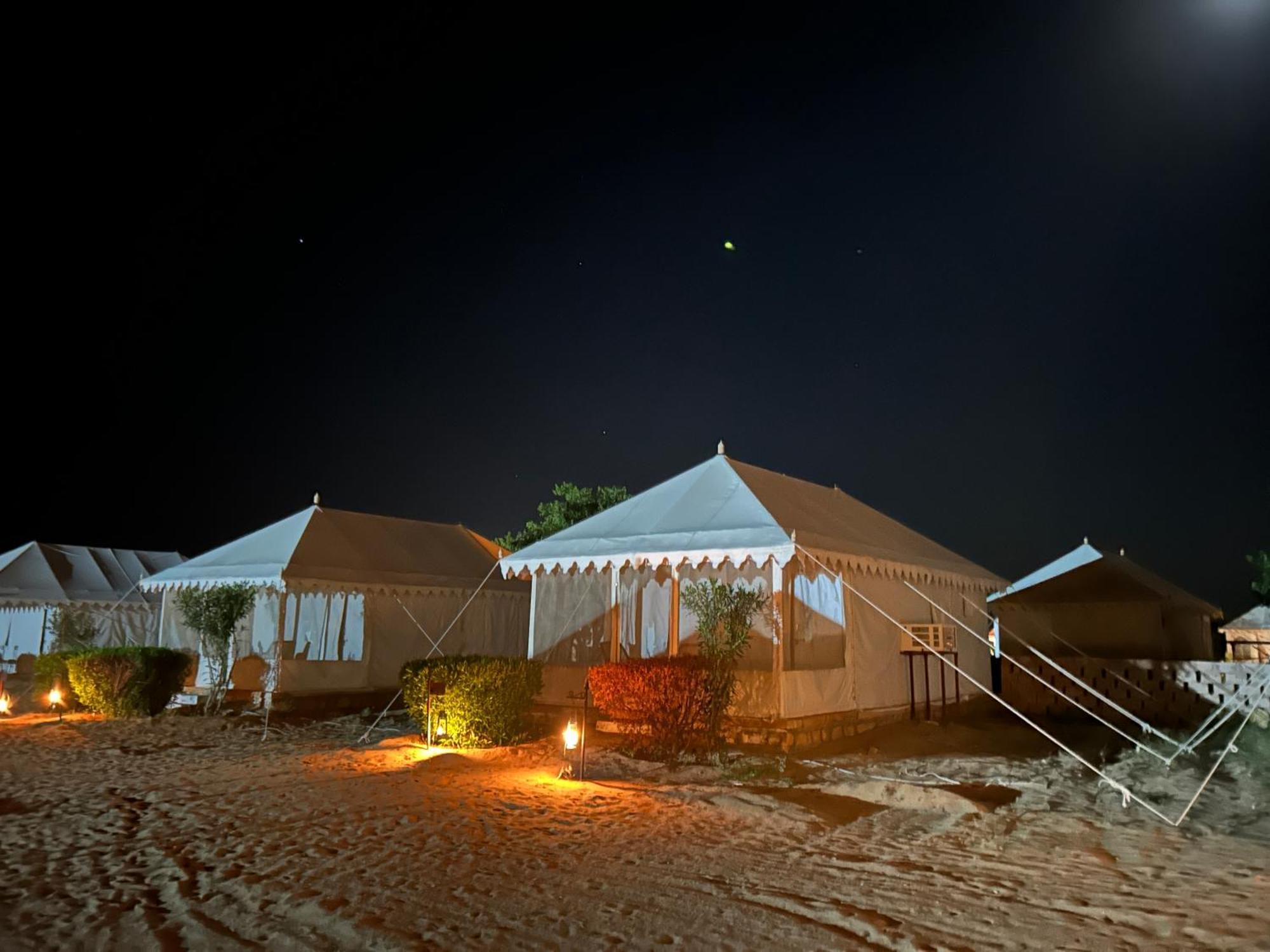 Sunny Desert Camp Kūri エクステリア 写真