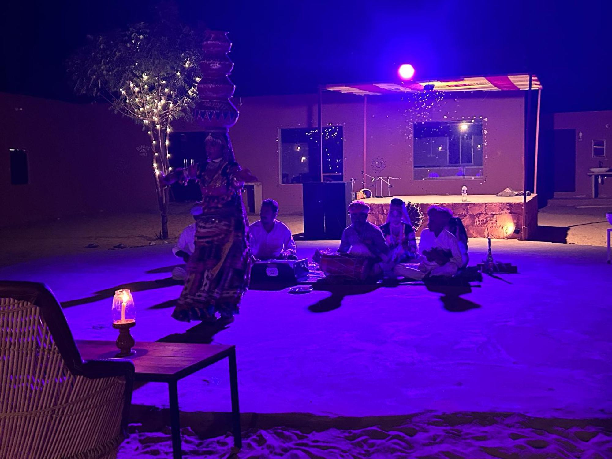Sunny Desert Camp Kūri エクステリア 写真