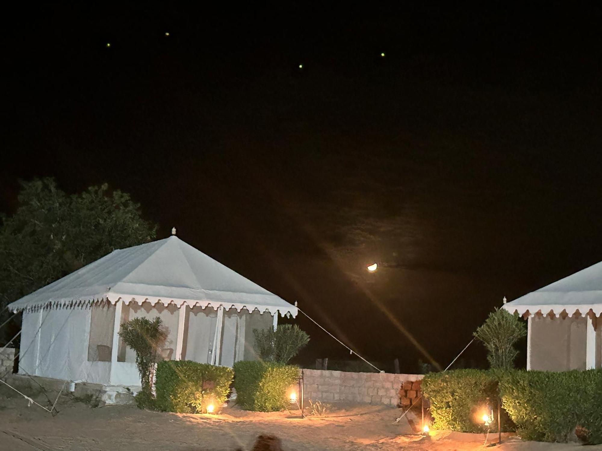 Sunny Desert Camp Kūri エクステリア 写真